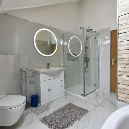 Sime Vacation House 度假居