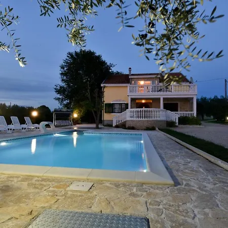 Sime Vacation House Holiday home Polaca