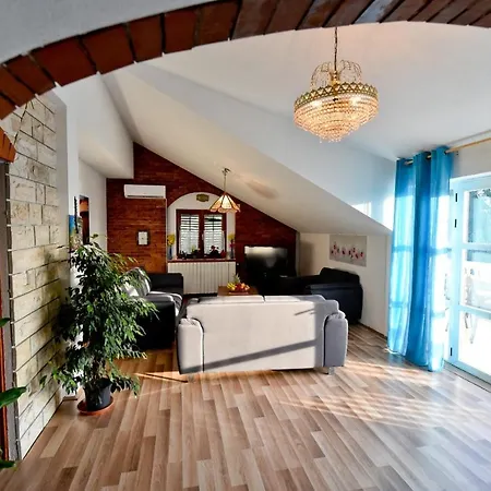 Sime Vacation House Polaca