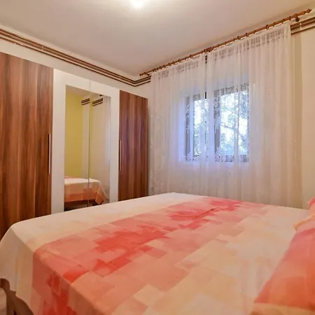 Holiday home Sime Vacation House Polaca